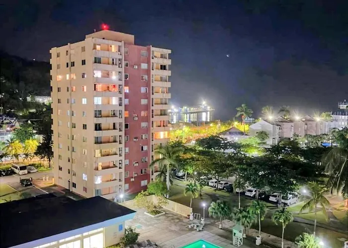 Beach-side At Turtle Towers Apartment